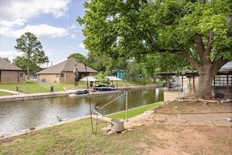 4318 Elmwood Ct, Granbury, TX 76049
