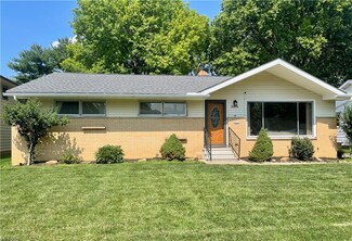 10296 N Church Dr, Parma Heights, OH 44130