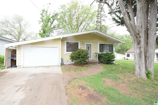 3305 Douglas St, Sioux City, IA 51104