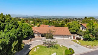 2221 Cortina Cir, Escondido, CA 92029