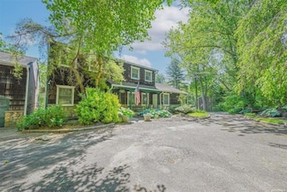 9 Lone Hill Place, Dix Hills, NY 11746