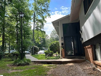 111 Briarview Cir, Greenville, SC 29615