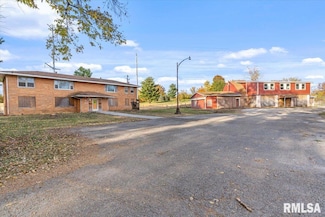 3011 Niccolls Rd, Springfield, IL 62703