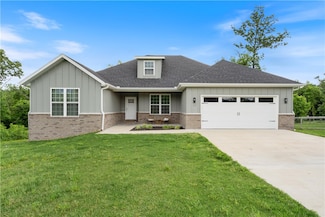 12 Lockhart Dr, Bella Vista, AR 72715