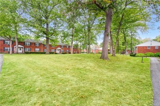 5 Wildwood Dr Unit 15D, Wappingers Falls, NY 12590