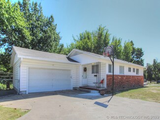 1009 N Maple Ave, Sand Springs, OK 74063