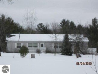 1072 N Main St, Omer, MI 48749