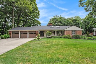 1150 Maplegrove Dr NW, Grand Rapids, MI 49504