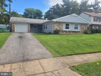 60 Henderson Ln, Willingboro, NJ 08046