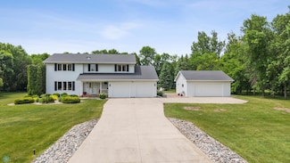 5701 33rd St S, Fargo, ND 58104