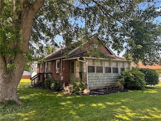 39 Wayne St, Niles, OH 44446