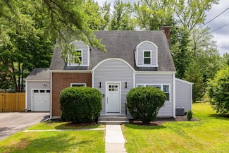 139 Mohawk Dr, West Hartford, CT 06117