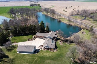 16877 Springfield Rd, Pekin, IL 61554