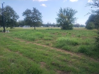 707 Ritchie Ave, Palacios, TX 77465