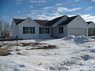 534 Pierce St, Creston, IL 60113