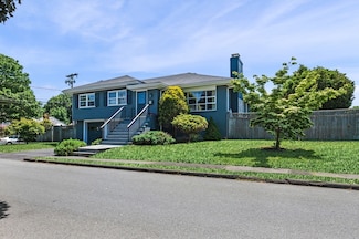 2 Arlyn Rd, Marblehead, MA 01945