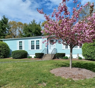 24 Oldfield Dr, Kingston, MA 02364