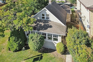 906 State St, Lemont, IL 60439