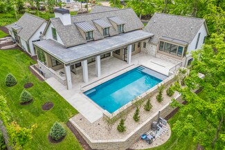 1572 N Creekside Ln, Lake Geneva, WI 53147