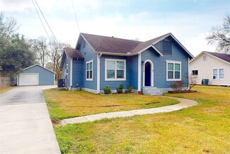 3218 32nd St, Port Arthur, TX 77642