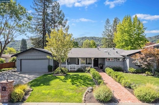 5 Corte Sombrita, Orinda, CA 94563