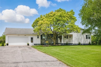 8281 E Main Rd, Le Roy, NY 14482