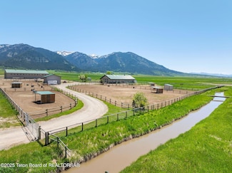 86 Hawk's Rest Rd, Etna, WY 83118