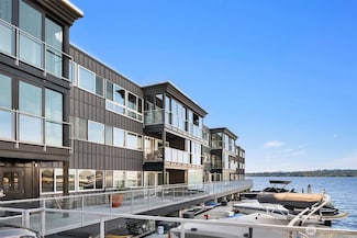 515 Lake St S Unit 205, Kirkland, WA 98033