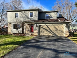 889 Mill Rd, Perrysburg, OH 43551