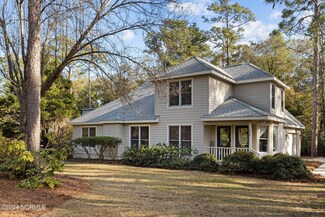 259 Oakleaf Dr, Atlantic Beach, NC 28512