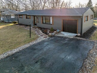 5613 Meadowbrook Dr, Fort Wayne, IN 46835