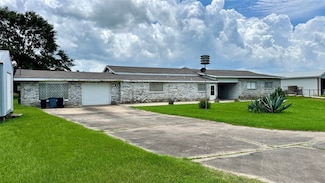 430 Hooks Rd, Livingston, TX 77351