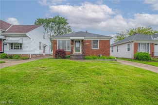 5806 Sunderland Dr, Cleveland, OH 44129