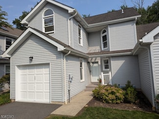 22 Arthurs Ct, Berkeley Heights, NJ 07922