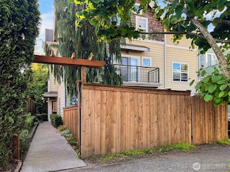 7321 47th Ave SW Unit B, Seattle, WA 98136