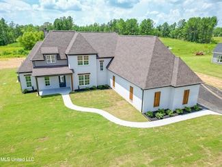 665 N Fogg Rd, Nesbit, MS 38651
