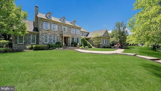 2712 Kent Dr, Doylestown, PA 18902