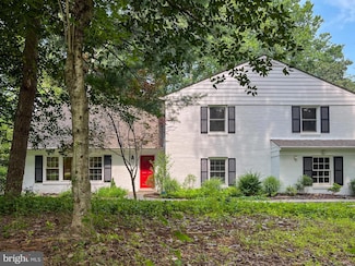 1240 Daleview Dr, McLean, VA 22102