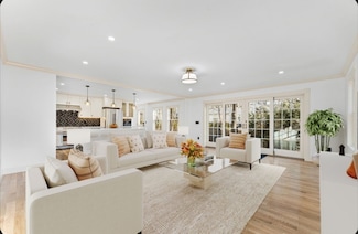 25 Shaw Rd, Wellesley Hills, MA 02481