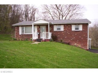 371 Chapman Dr W, Wellsburg, WV 26070