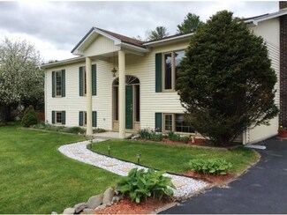 177 Elm St, Littleton, NH 03561