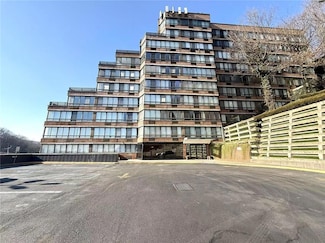 755 Narrows Rd N Unit 305, Staten Island, NY 10304