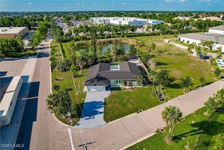 1661 Crooked Arrow Ct, Cape Coral, FL 33990