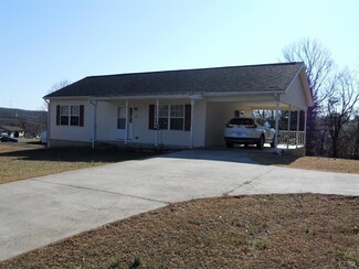 507 Darrell Ln, Hurt, VA 24563