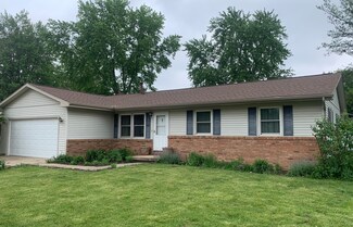 2008 Clover Ln, Champaign, IL 61821