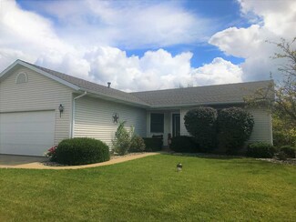 2701 Faunn St, Winona Lake, IN 46590