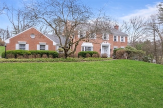 302 Hallsborough Dr, Pittsburgh, PA 15238
