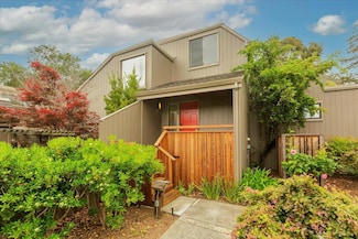 4 Farm Rd, Los Altos, CA 94024