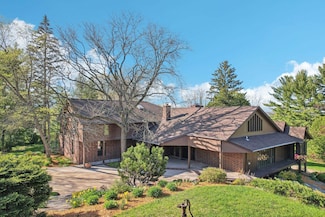 9008 Far View Rd, Mazomanie, WI 53560