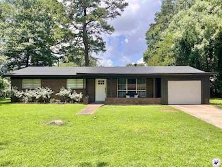 9 Camelia Ln, Texarkana, TX 75503